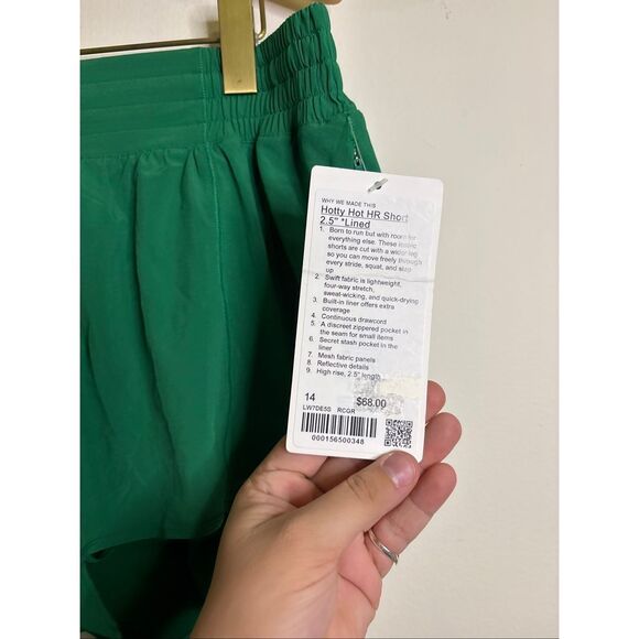 Lululemon Hotty Hot Shorts Hi Rise - Picture 5 of 8